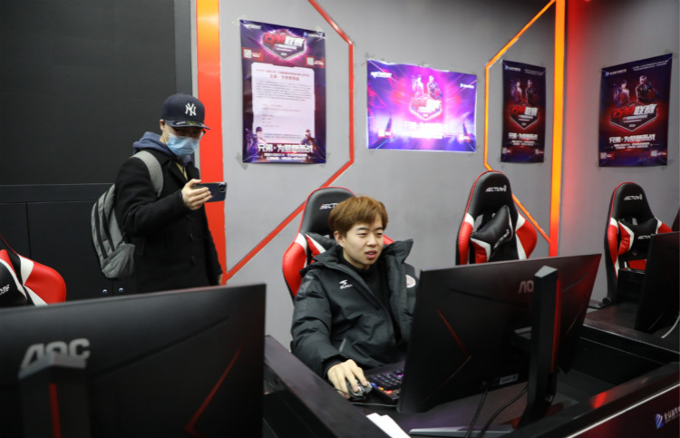 好專業,“星”推薦,小霍少帶你體驗新華電競新媒體專業 (1).jpg